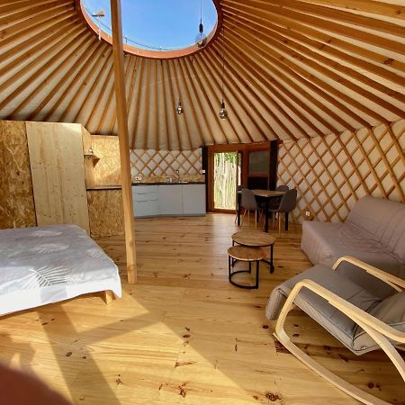 Yourte 2-4 personnes avec SPA Saint-Laurent-de-Lévézou Extérieur photo