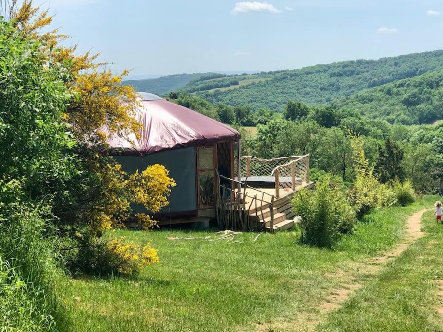 Yourte 2-4 personnes avec SPA Saint-Laurent-de-Lévézou Extérieur photo